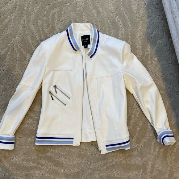 Insight Jackets & Blazers - Insight White Jacket